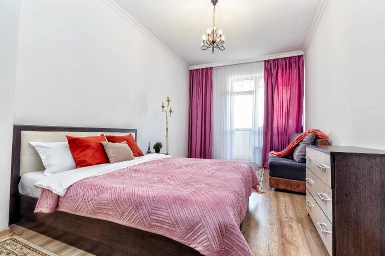 Большая 3 комнатная квартира Expo Residents - Bed and Breakfast Taldykol’