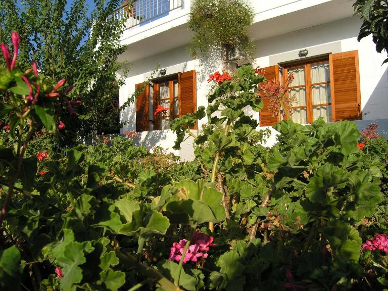 Pension Chanioti - Bed and Breakfast Parikia