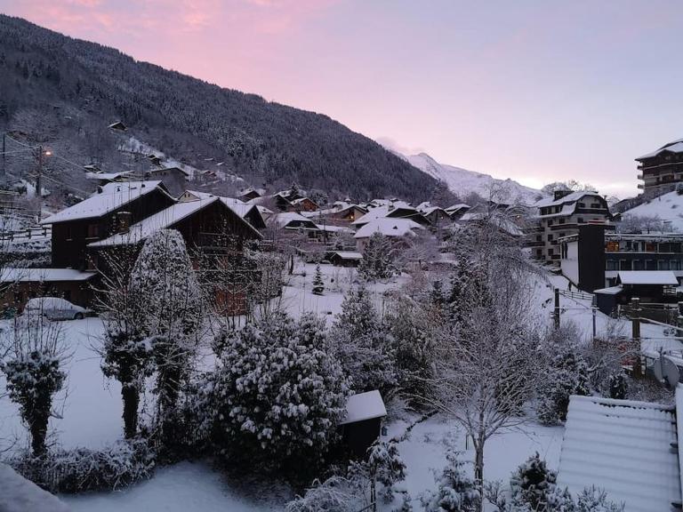 Studio cabine 4 personnes, votre refuge montagnard - Bed and Breakfast Saint-Gervais-les-Bains
