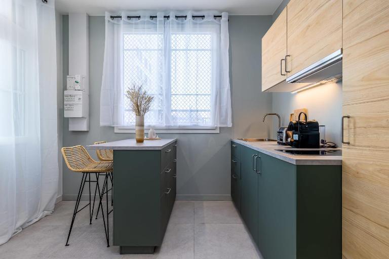 Le Green - Studio proche Paris - Metro 7 - Wifi - Bed and Breakfast Aubervilliers