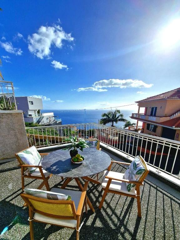 Sunshine Palace Madeira - Live Your Sunniest Dream! - B&B Ponta do Sol