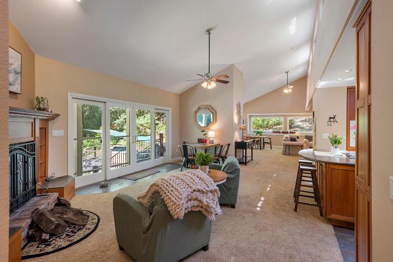 Buck Hollow - B&B Cazadero