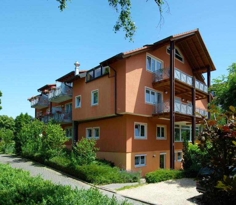 Thermen Appartements Gabriela - Bed and Breakfast Bad Krozingen
