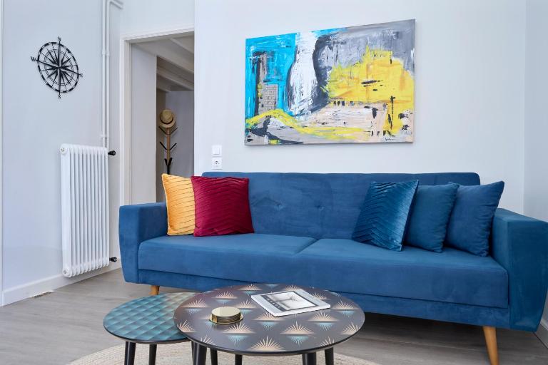 Acropolis 2BD Private Entrance Apt - B&B Atene