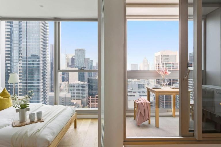 A Comfy 2BR Apt w City Views Near Southern Cross - Chambres d'hôtes Melbourne