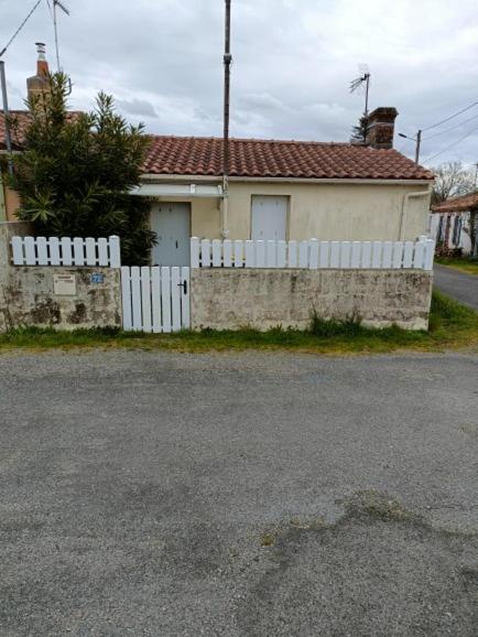 maison dans hameau 6 km de la mer - B&B Pornic