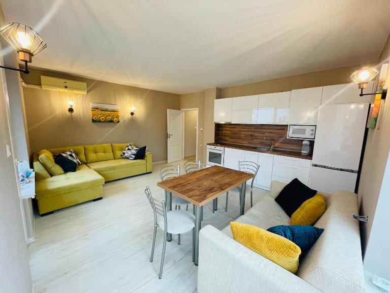 Blue Marine - Daneli Apartment - Ferienwohnung Sonnenstrand