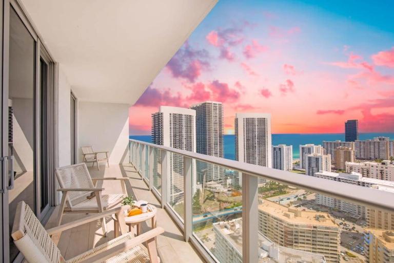 Luxury with stunning view, Balcony, Amazing Pools - Ferienwohnung Hollywood