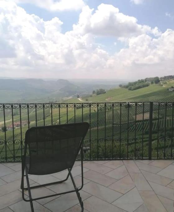Sky & Vineyards - Melograno - - B&B La Morra