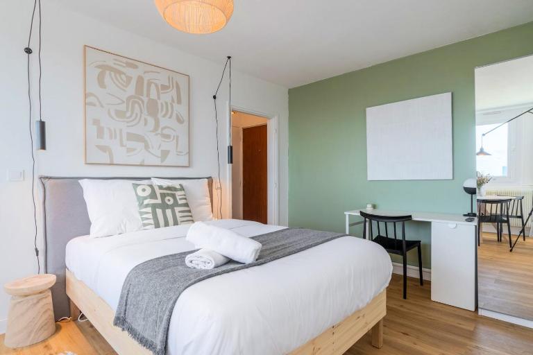 Lille Hellemmes - Nice studio with parking ! - Chambres d'hôtes Lille