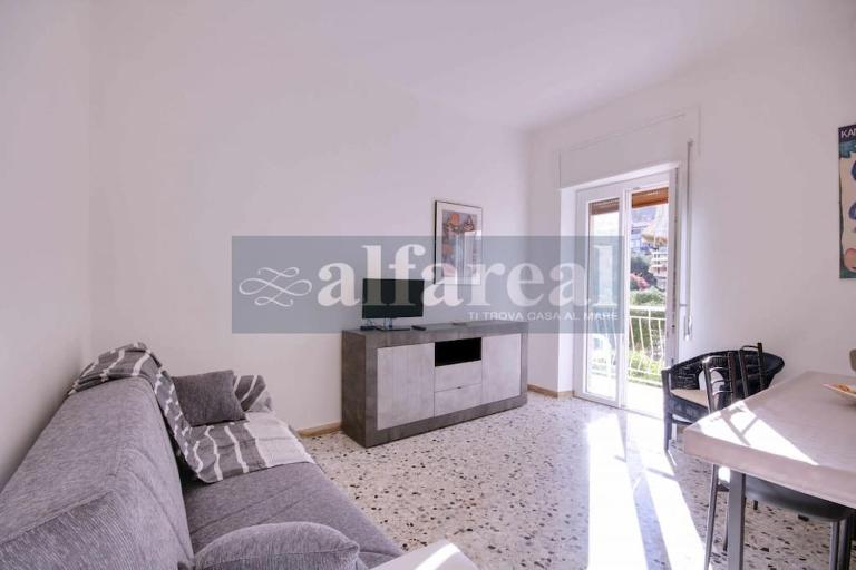 Laura F, 2 camere, aria condizionata e a soli 200 m dal mare! by Alfareal - B&B Castiglione della Pescaia