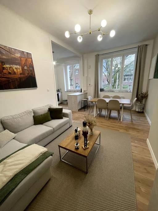 Magnifique cocon familial - 8 personnes - Parking inclus - B&B Arras