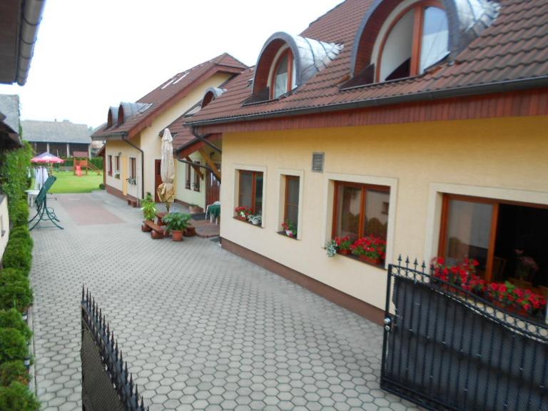 Penzion Rosnicka Liesek - B&B Trstená