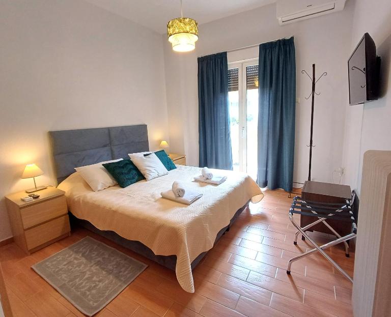 Georgia's Cozy Apartment in Koukaki - B&B Atenas