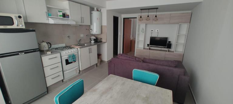 Departamento calle Mendoza Albus -acceso rápido Ruta 22 - B&B General Roca