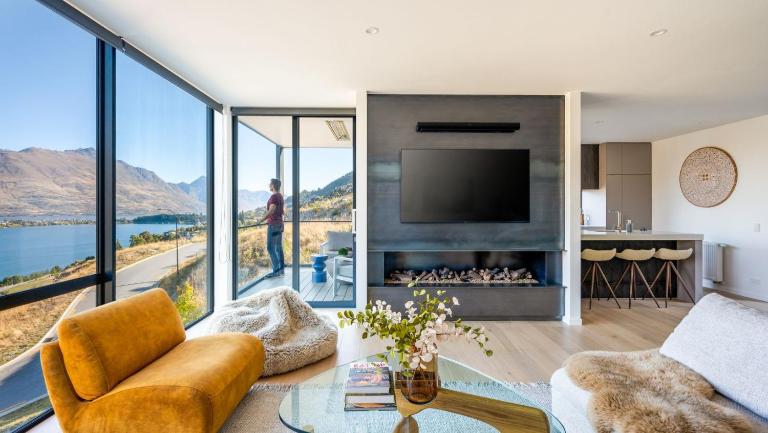 The Tiers- Hot Tub- AC- BBQ- Free Parking - B&B Queenstown