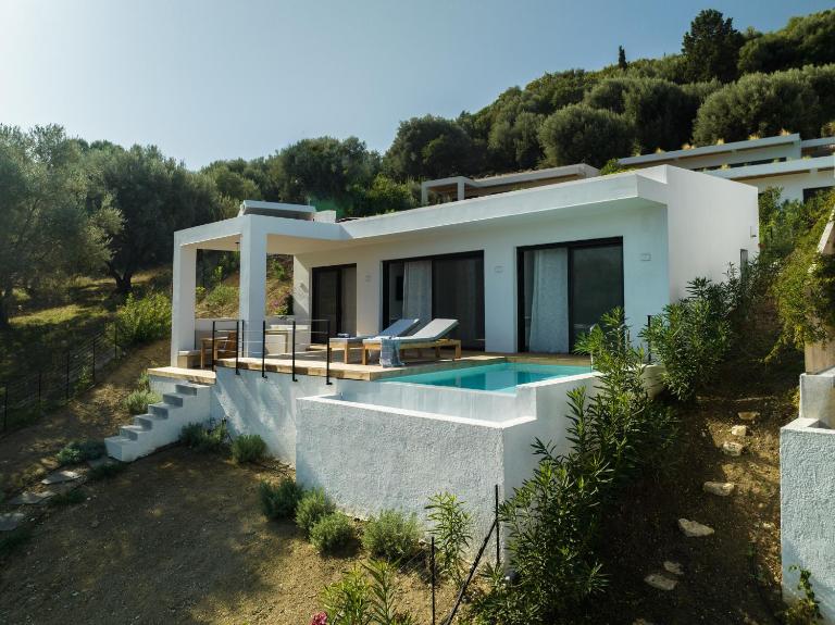 Villa Theresa - Bed and Breakfast Pálairos