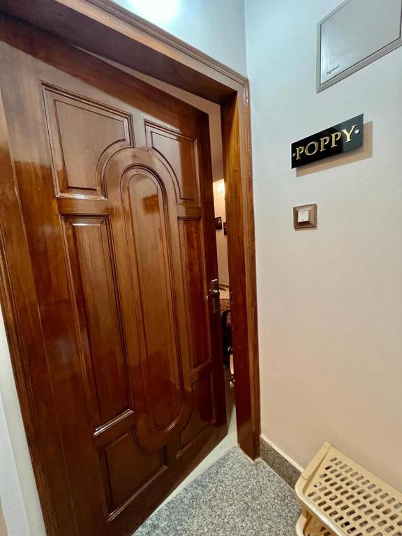 The Encube (PASQUE); (PHLOX); (POPPY) - Bed and Breakfast Guwahati