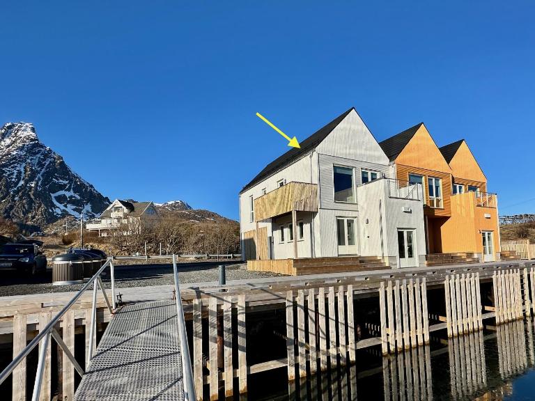 Superior Mountain View Lofoten - Bed and Breakfast Ballstad