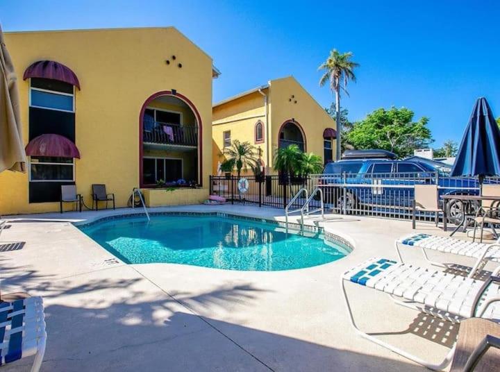 2bed/2bath Condo next to Siesta Key ~A Hidden Gem - Ferienwohnung Sarasota