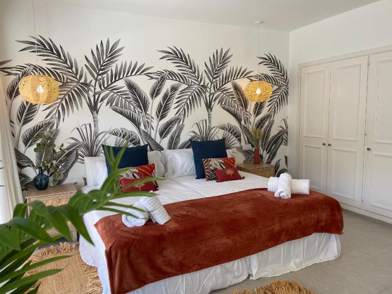 Suite Patio Andaluz - Jardines 434 - B&B Marbella