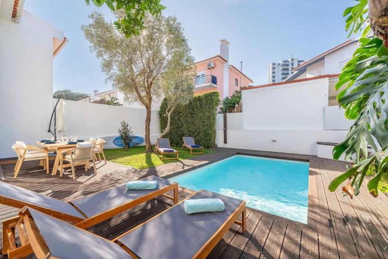Casa Rosário - Three Bedroom Villa with Private Pool - Bed and Breakfast Cascais