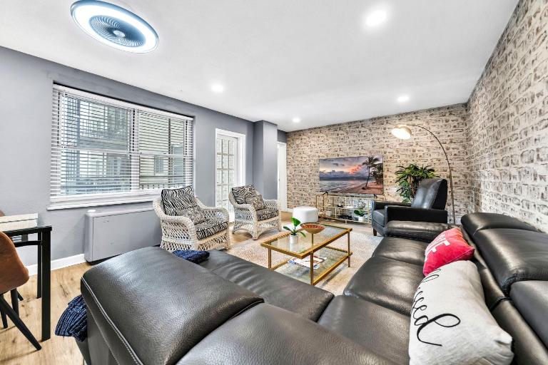 P8G Remodel 2BR/2BA downtown ATL-Parking & Balcony - Ferienwohnung Atlanta