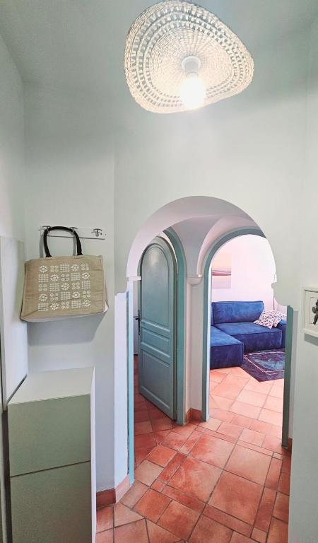 TRES BEL APPARTEMENT VUE MER - Piscine - Tennis et Golf - Bed and Breakfast Saint-Cyr-sur-Mer