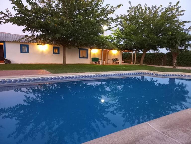 Villalegría. Casa de campo cercana a Puy du Fou - B&B Totanés