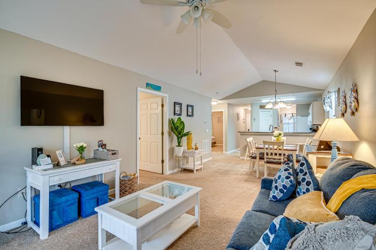 Myrtle Beach Golf Course Condo w/ Pool Access! - B&B Myrtle Beach
