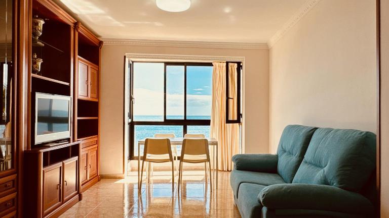Click&Guest - Bright Sun House with Sea Views - B&B Agüimes