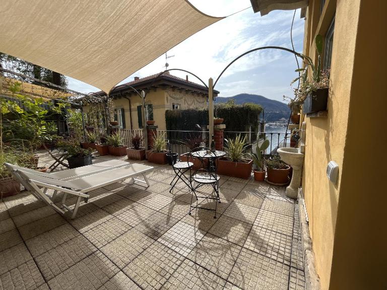 lakeview - Loft vista lago con terrazzo - B&B Como