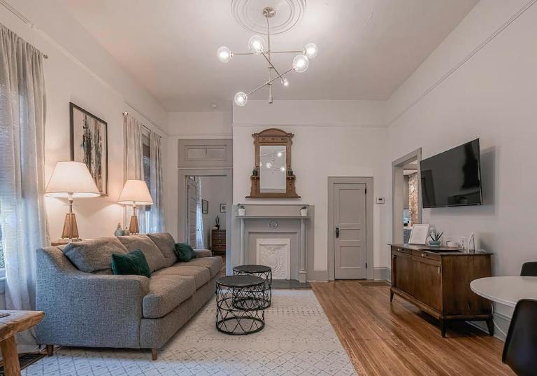 Queen Anne Eclectic Apartment - B&B Columbia