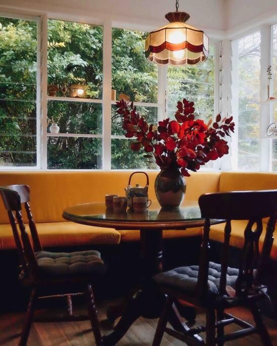 Harrys House Warburton - Peaceful Riverside cottage in the perfect location - Chambres d'hôtes Warburton