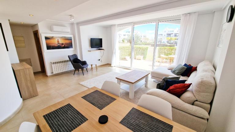 Lovley Ground Floor 2 Bed Direct Pool Access Free WiFi - B&B Sucina
