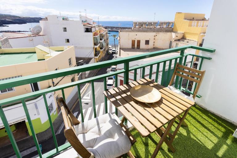 Nice 2 bd apartment by the sea in Playa San Juan - B&B Playa de San Juan
