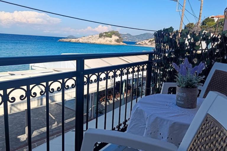Ένα παράθυρο στο Αιγαίο. - B&B Kokkari