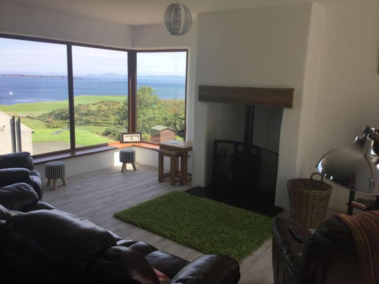 Kinbane Self Catering Cottages - 'Makem's Cottage' - B&B Ballycastle