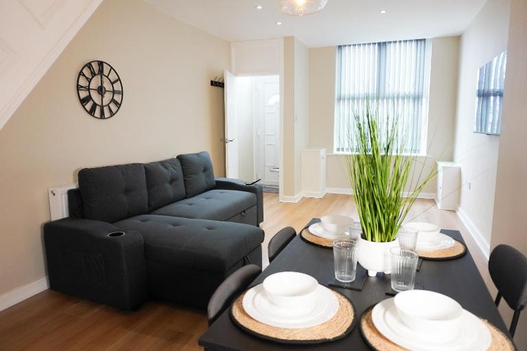 2 Bedroom house 10 mins to City Centre & Albert Dock - B&B Liverpool