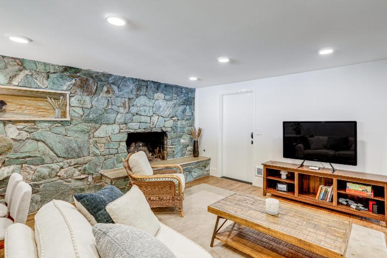 Commuter-Friendly Seattle Apartment! Dogs Welcome - B&B Seattle