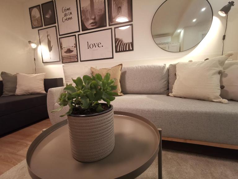 Vukajlo Petit - B&B Belgrade