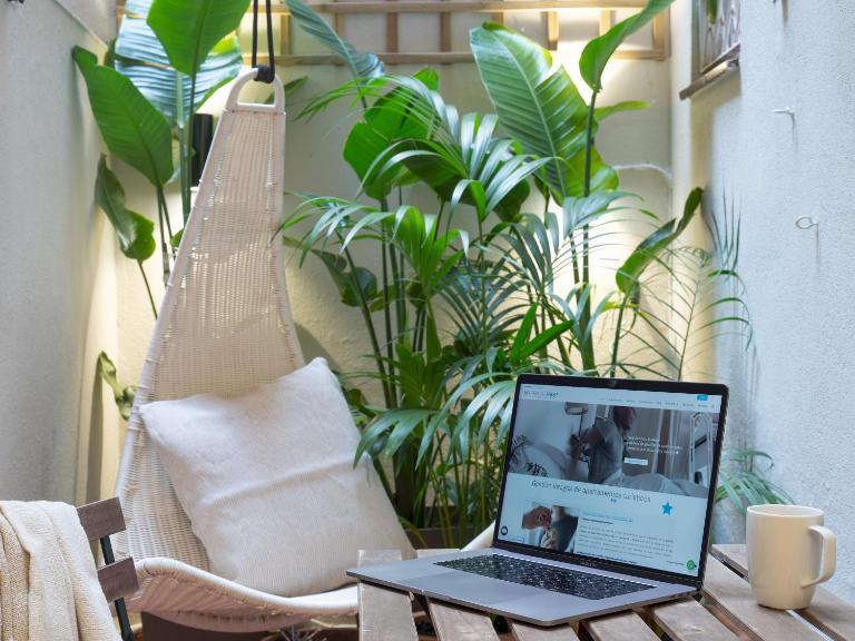 ´Vicens Gem´ Private terrace HS Wi-Fi in Gracia by MyRentalHost - B&B Barcellona