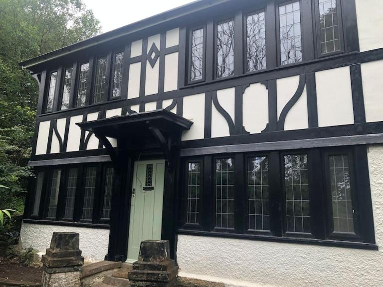 Heyboys - B&B Swansea