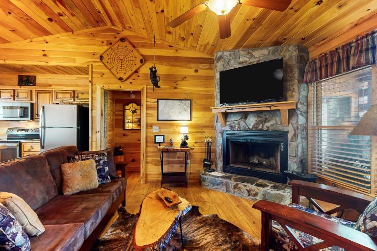Bear Butte - Bed and Breakfast Cherry Log
