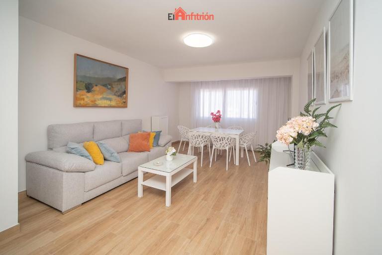 El Anfitrión - Carmen Viejo - B&B Sanlúcar de Barrameda