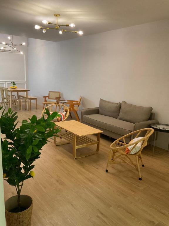 Lemon Olive Stylish Townhouse - B&B Kota Bharu