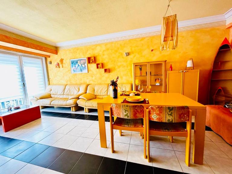Bel appartement à 50m de la mer. - Ferienwohnung Ostende