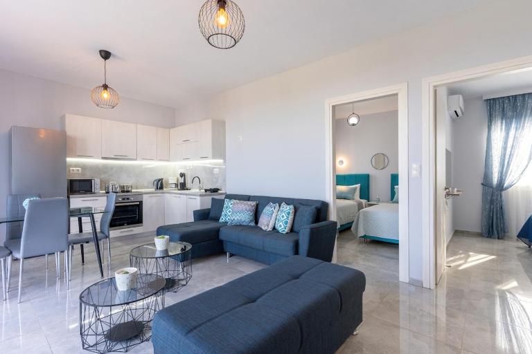 Sun Angelo luxury apartment in Paradise 1 - B&B Arménoi
