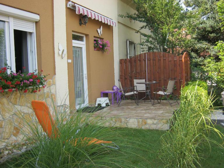 Kitti Apartman - Chambres d'hôtes Balatonboglár