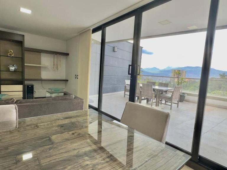 201 Huge terrace and beautiful view in El Poblado - Bed and Breakfast Medellín